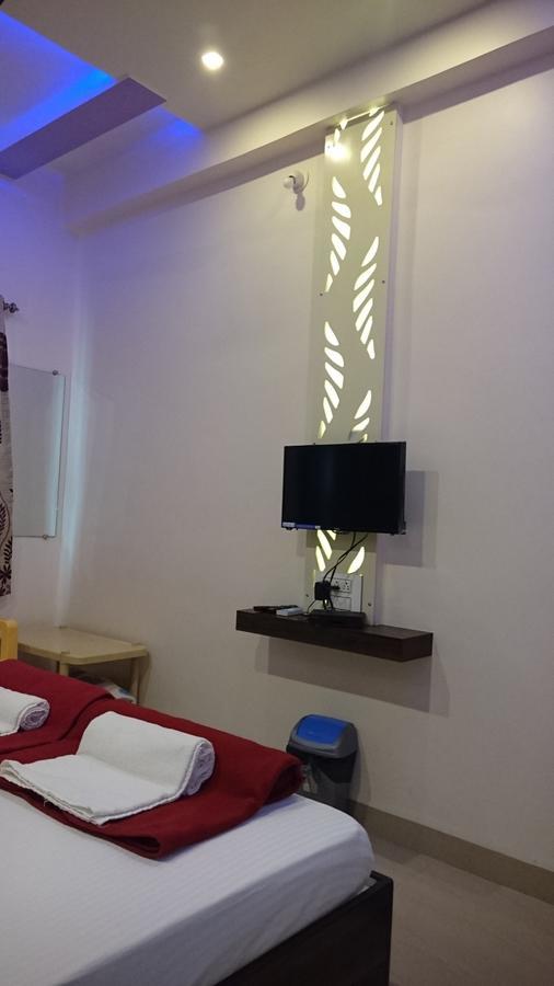 Yuvraj Lodge Osmanabad Exteriör bild