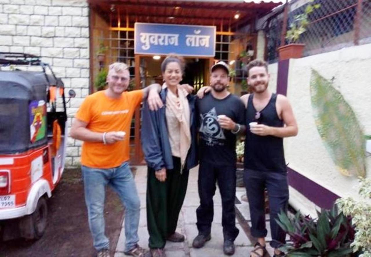 Yuvraj Lodge Osmanabad Exteriör bild